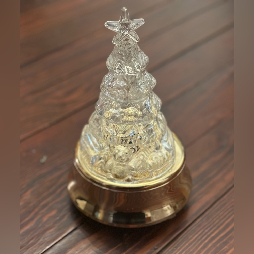 Vintage Christmas Around the World Rainbow Lite Tree Musical